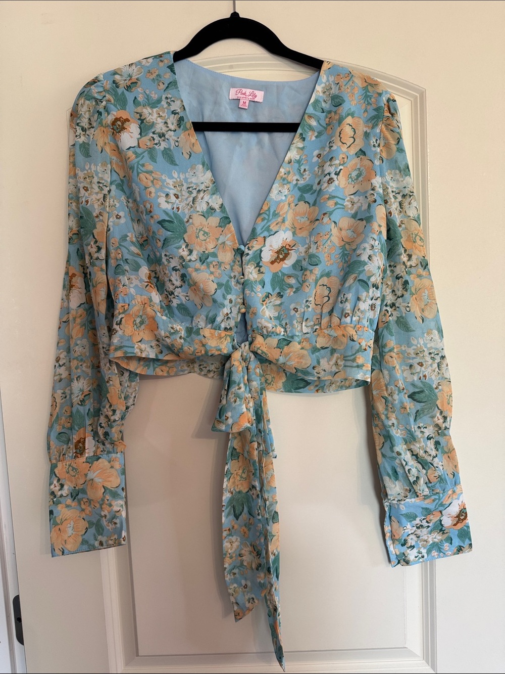 NWOT Pink Lily Drop in the Ocean Cropped Blue Floral Tie Front Blouse Sz Medium